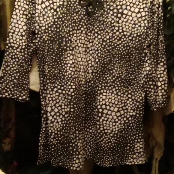 Tanjay, M, Black &White - Picture 1 of 4